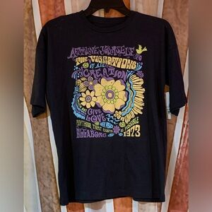 BillaBong graphic tshirt. Size Medium